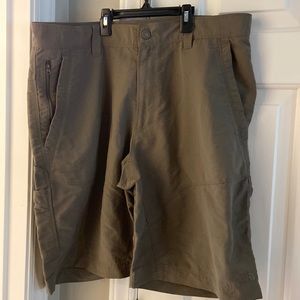 Men’s Northface Shorts Size 38